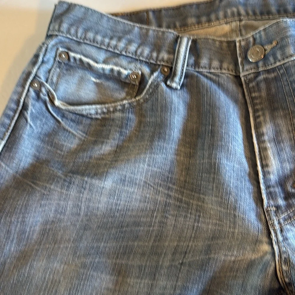Levi’s Men’s 514 Denim blue Jeans straight leg distressed Size 33x36